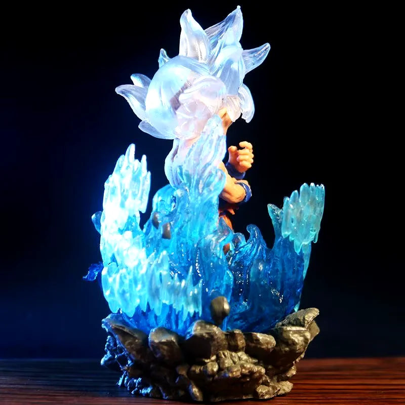 Figura de Goku Ultra Instinto con Luz Multicolor