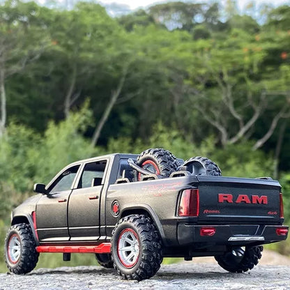 Camioneta Dodge RAM 1:32 – Camioneta de Aleación con Luces y Sonido