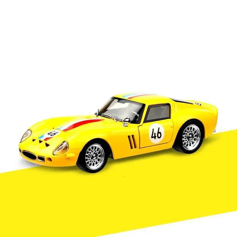 Ferrari 250 GTO Clásico (Escala 1:32)
